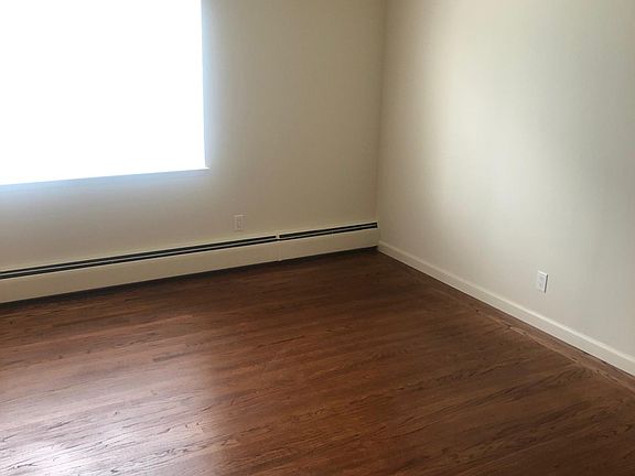 4th image of 2195 Beach St #302
