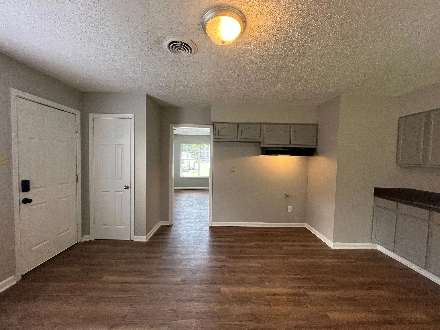 4864 Hillbrook Rd — Photo 2
