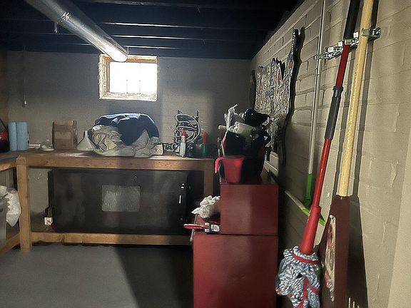 4th image of 22110 Englehardt St