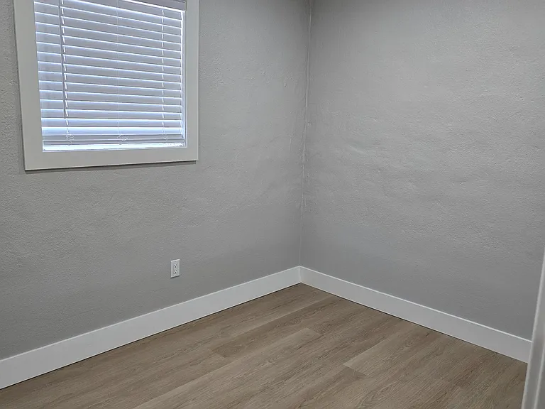 2421 Standard Ave — Photo 9