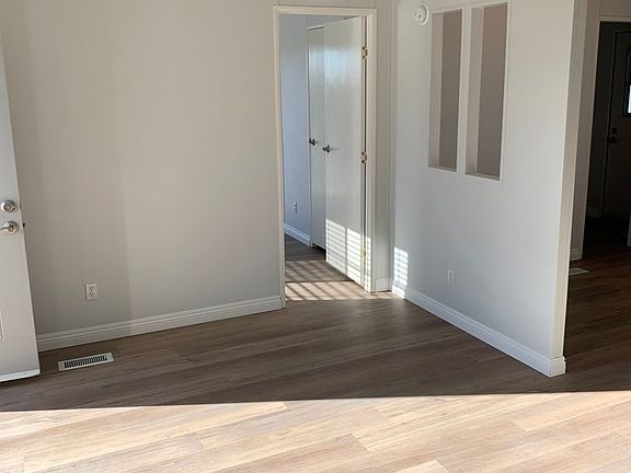 3rd image of 9529 Visalia Ave