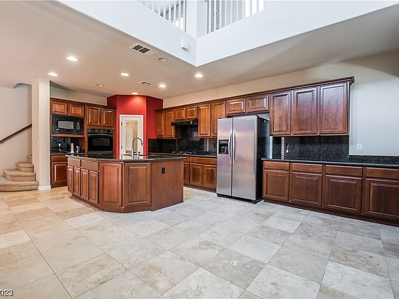 3rd image of 2841 Kandahar Ave