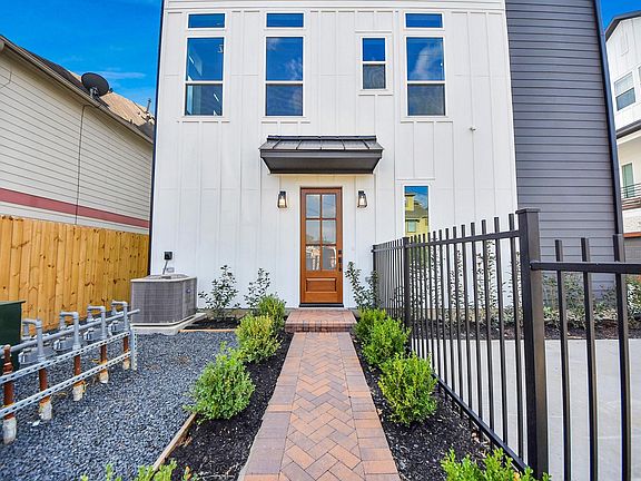 2nd image of 929 Fisher St #F