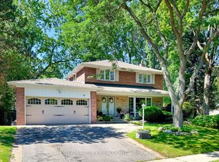 52 S Marine Dr, Toronto, ON M1E1A2