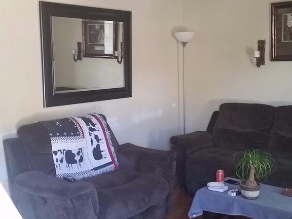 4th image of 100 Floyd Ct #114