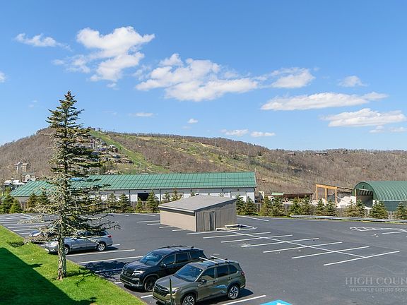 4th image of 301 Pinnacle Inn Road #2204