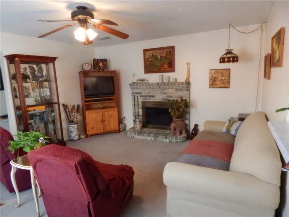 4th image of 1336 Creekview Dr