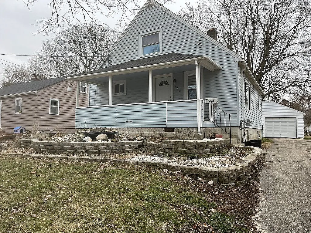 202 E Rouse St photo 1