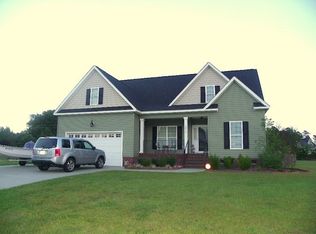 2816 Autumn Blaze Ct, Greenville, NC 27858