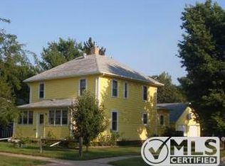 607 12th St SW, Huron, SD 57350