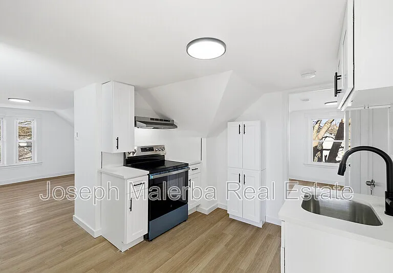 159 Connecticut Ave — Photo 6