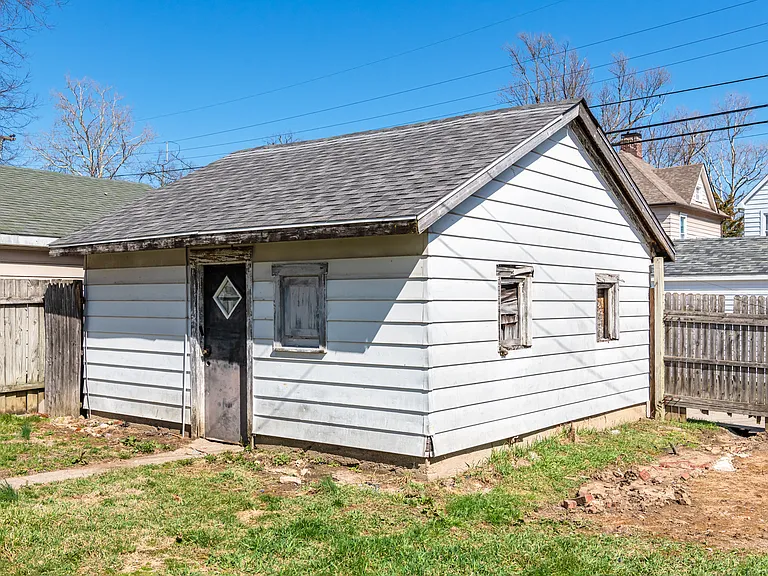 1420 Holly Ave — Photo 21