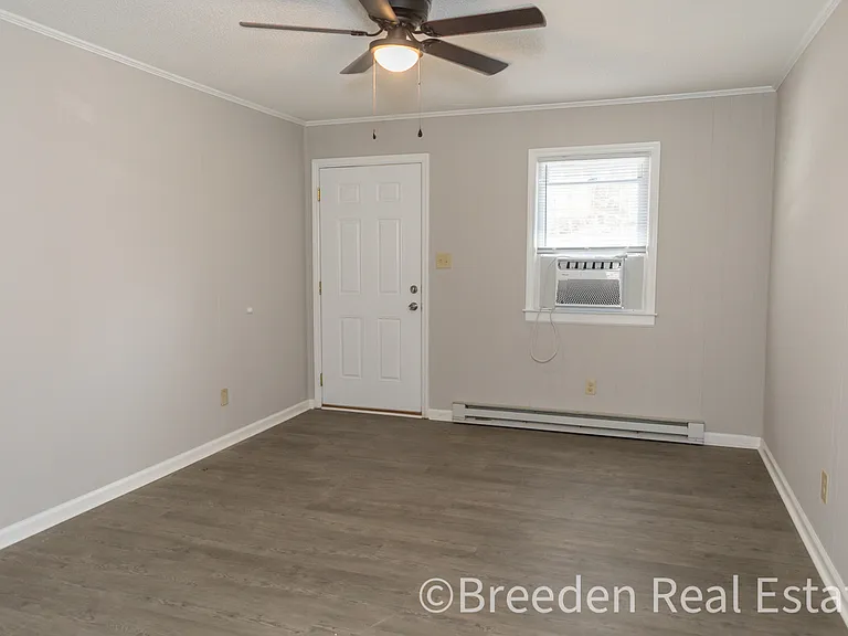 1466 Kennedy Dr #B — Photo 3