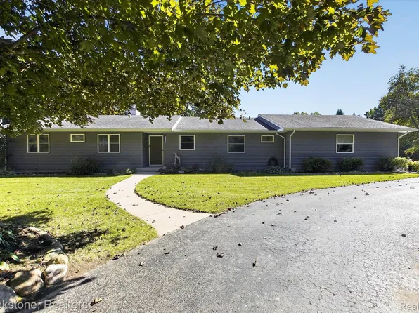 3280 Tanglewood Trl, Chelsea, MI 48118