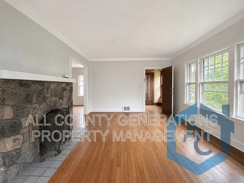1682 Eddington Rd — Photo 2