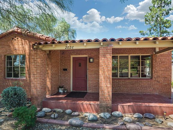 2026  N 15th Ave front detail