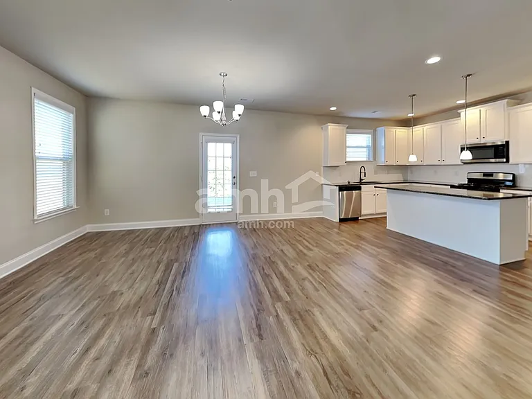 70 Orchard Ln — Photo 7