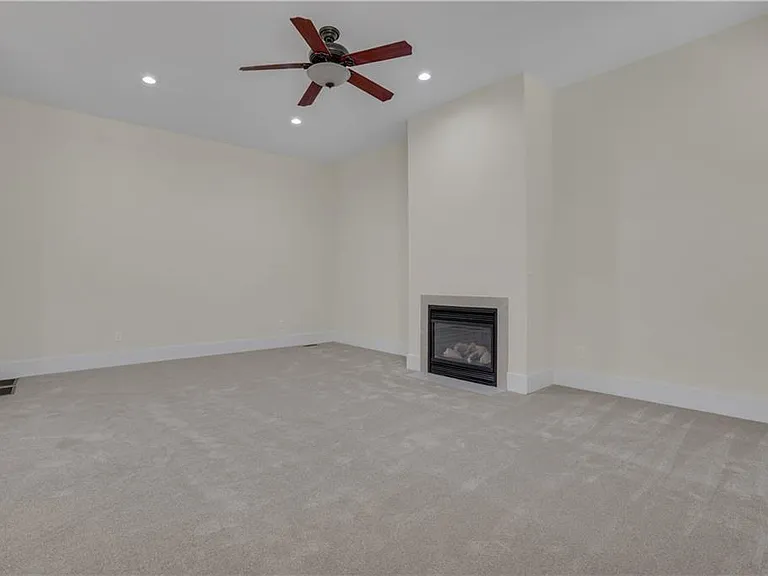 3228 Silver Lake Dr NE — Photo 17