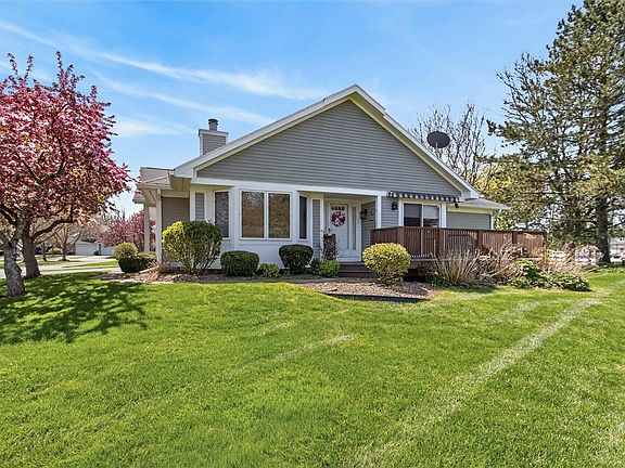 4th image of 13 Running Brook Ln