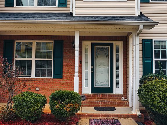 3rd image of 130 Stephanie Ln