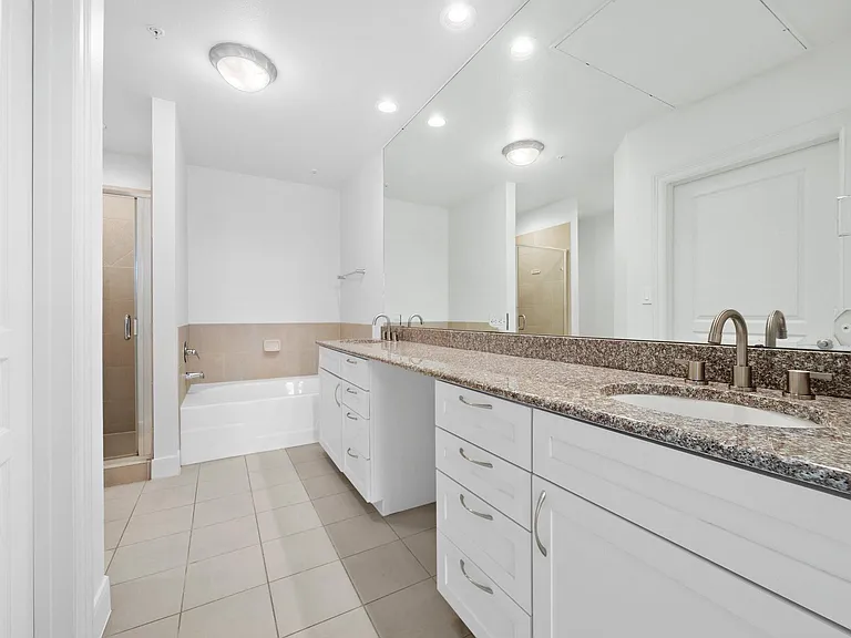 3333 Allen Pkwy #801 — Photo 12
