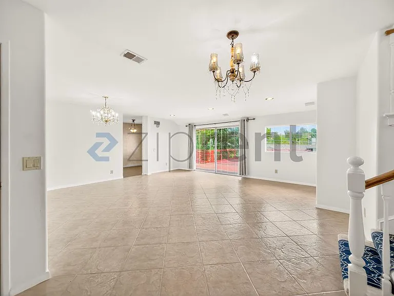 9534 Swinton Ave — Photo 3