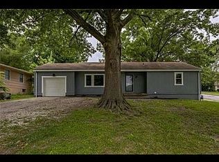 1528 N Broadway St, Independence, MO 64050