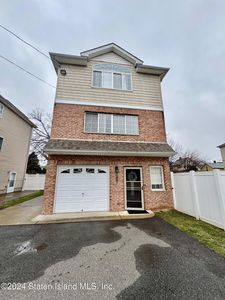 135 Netherland Ave, Staten Island, NY, 10303