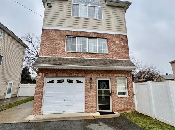 135 Netherland Ave, Staten Island, NY 10303