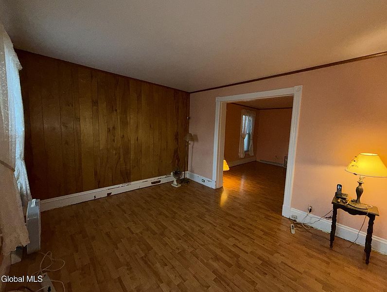4th image of 889 5th Avenue