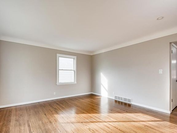 3rd image of 1446 6th Ave S