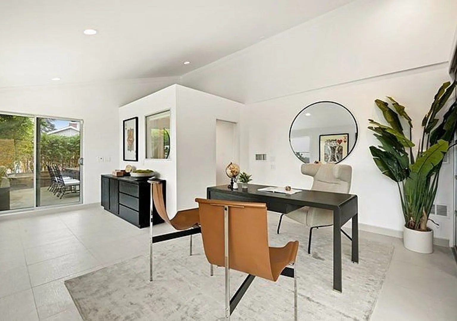 Stunning 5-Bedroom Home for Lease in the Heart of Studio City — Photo 3