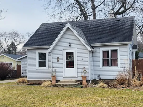 136 W 33rd St, Holland, MI 49423