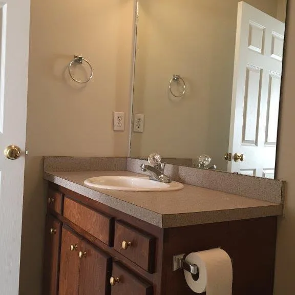 416 Marshbanks St — Photo 7