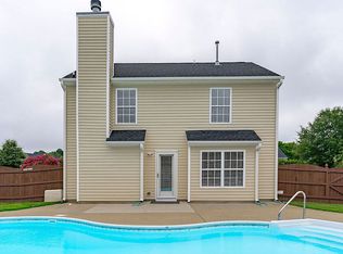 704 Willow Bay Dr, Fuquay Varina, NC 27526