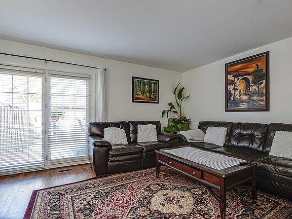 4th image of 559 Pheasant Ct