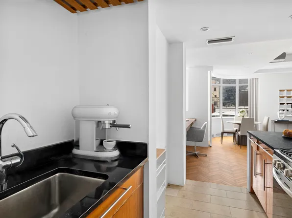 24 West 55th Street image 4 of 12