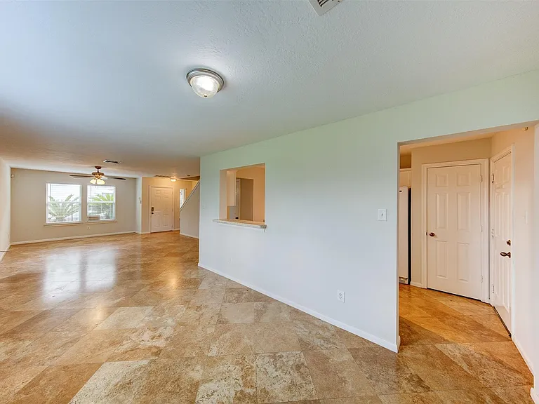 1118 Wilson St — Photo 9