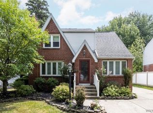 256 Ridgewood Dr, Amherst, NY 14226