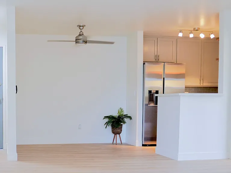 Tustin Palms Apartment Homes — Photo 17