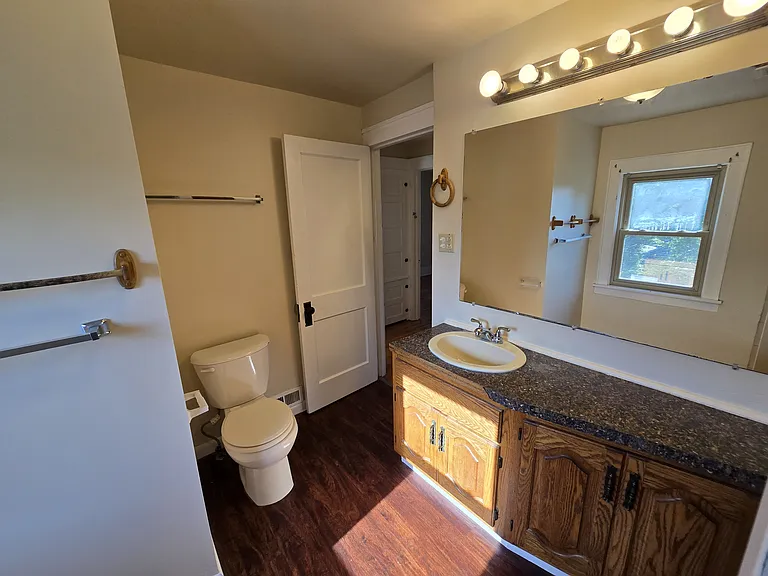 176 Mayar St — Photo 12