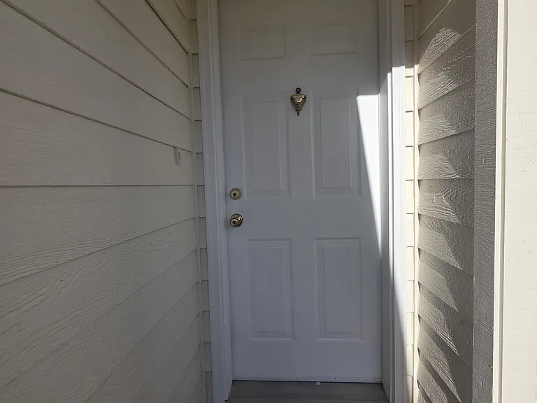7024 Pierce Dr N — Photo 5