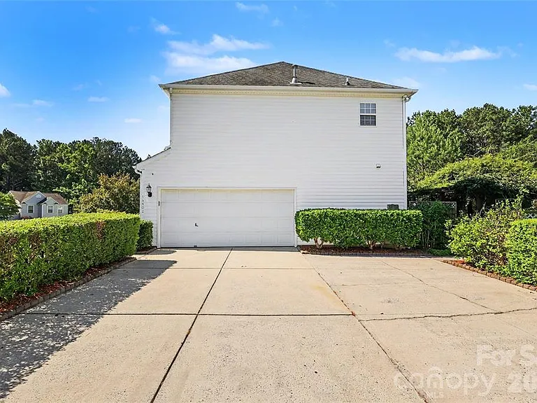 14802 Bergerac Ct — Photo 41