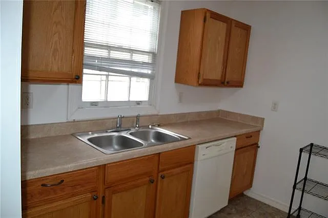 3638 Cleveland Ave — Photo 7