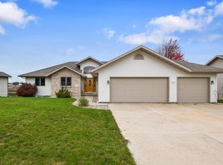 143 Lazy Lake Dr, Fall River, WI 53932