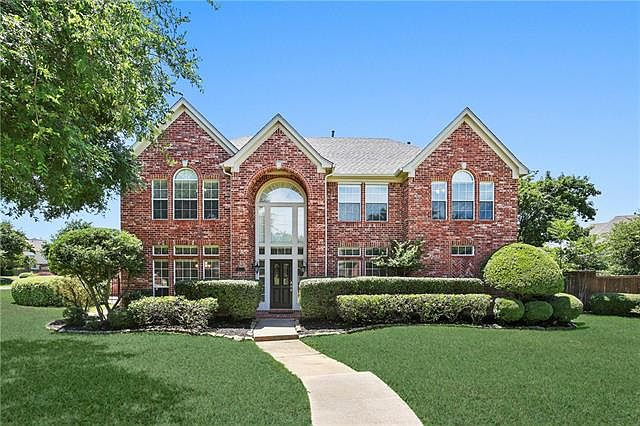 1st image of 302 Quail Ct
