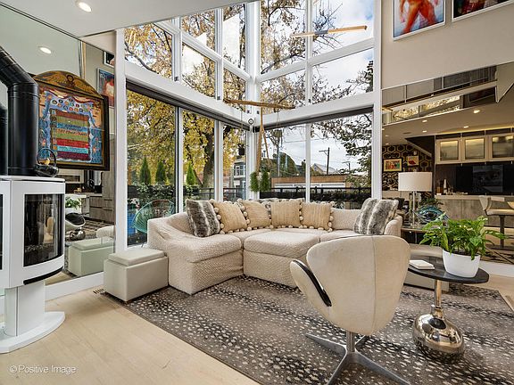 4th image of 1934 W Armitage Ave #2