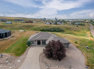 2004 16th St E, Williston, ND 58801