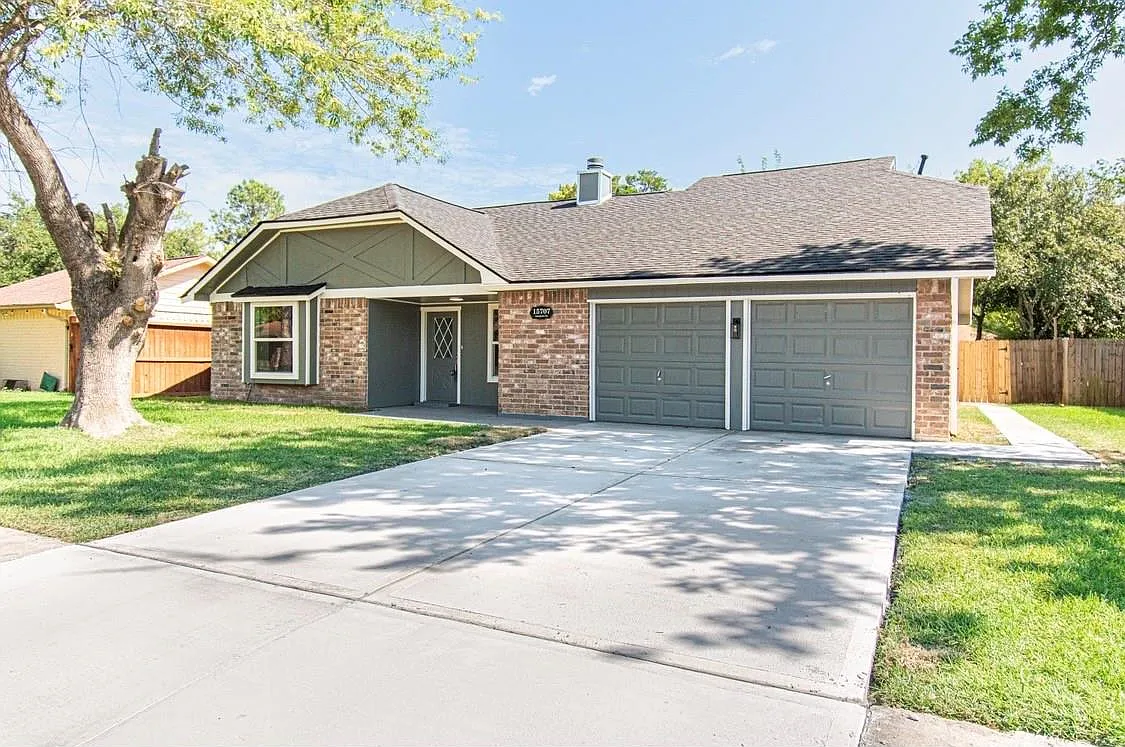 4 bed, 2.0 bath, 2144 sqft, $2,500 — Photo 2
