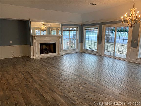 4th image of 500 E Winston Cir